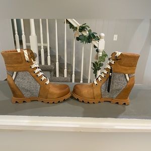Sorel Wedge Boot SZ 6.5 NWT